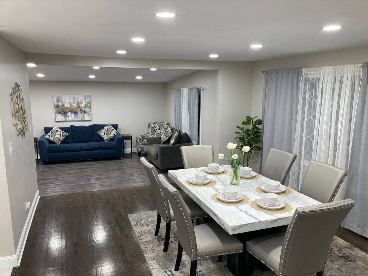 Burbank Home photo 3