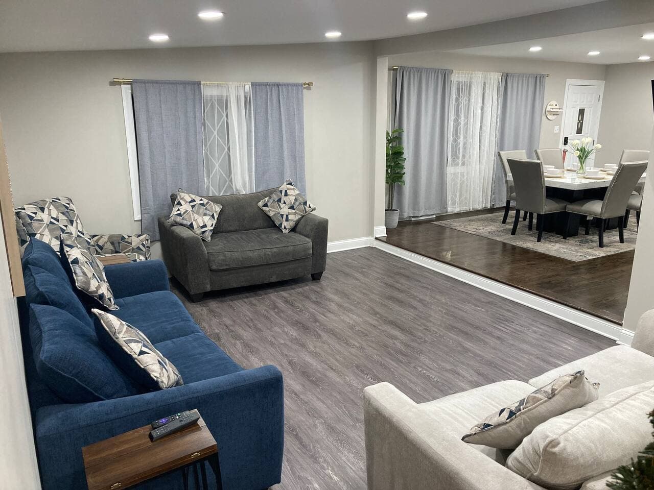 Burbank Home photo 2