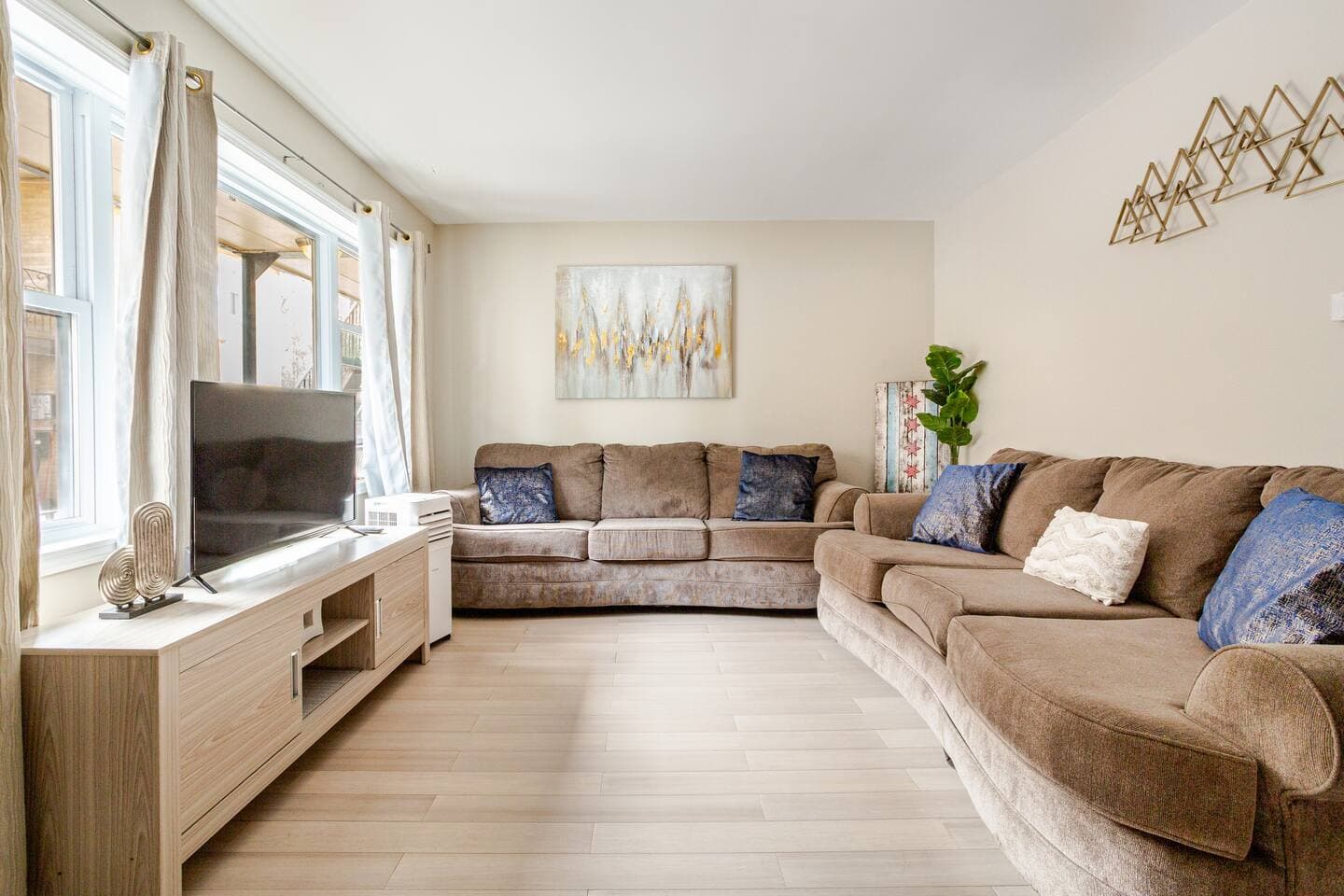 The Stickney Condo photo 2