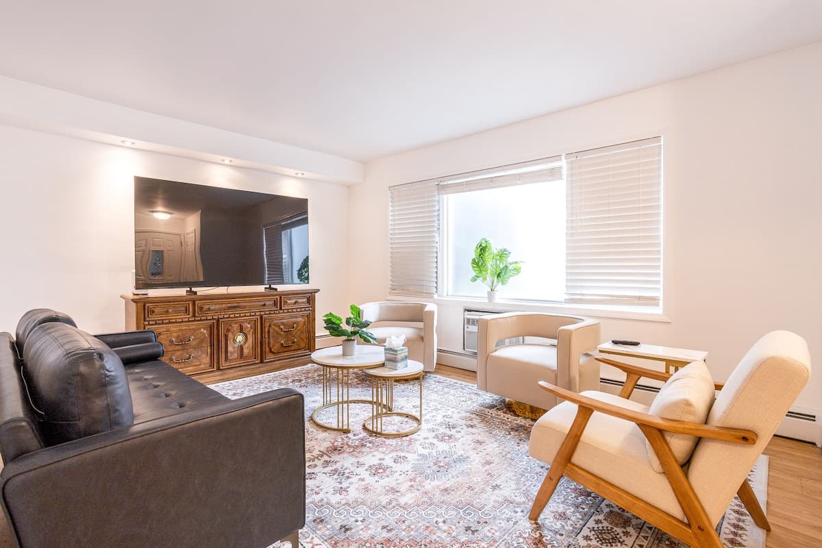 Omar's Condo